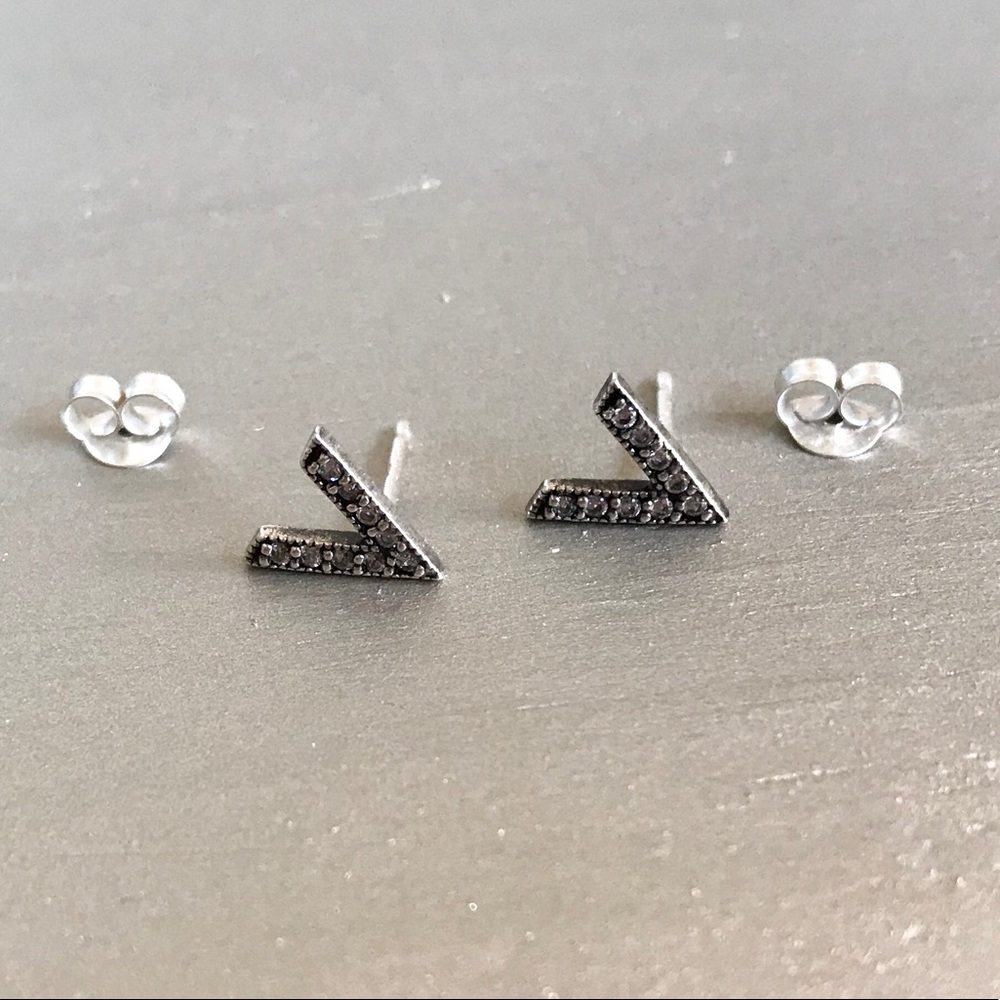 V geometric earrings, 925 Sterling silver - Picture 3 of 4
